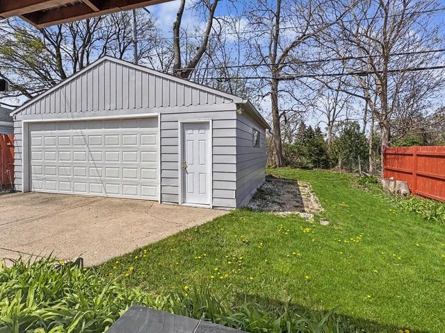 3843 5th PLACE, Milwaukee, WI 53207