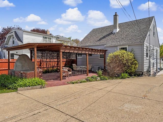 3843 5th PLACE, Milwaukee, WI 53207