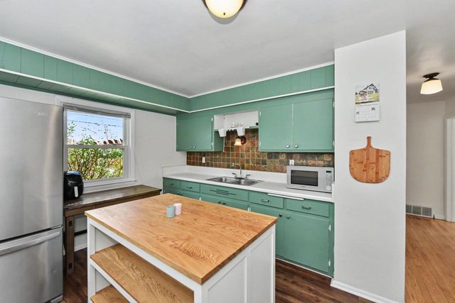 3843 5th PLACE, Milwaukee, WI 53207