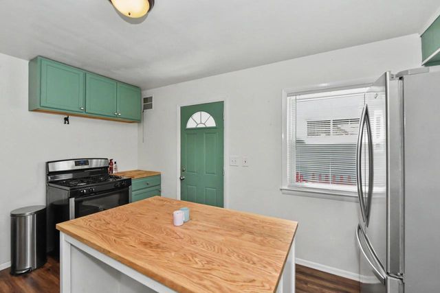3843 5th PLACE, Milwaukee, WI 53207