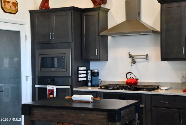 8867 S WELSH Place, Hereford, AZ 85615