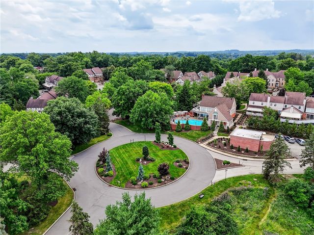 408 Kingsberry Circle, Mt Lebanon, PA 15234