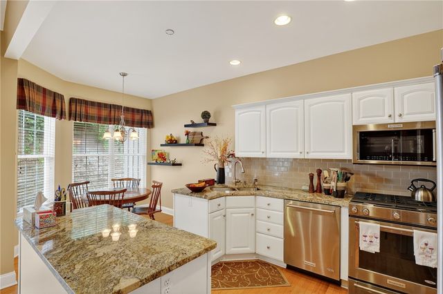 408 Kingsberry Circle, Mt Lebanon, PA 15234