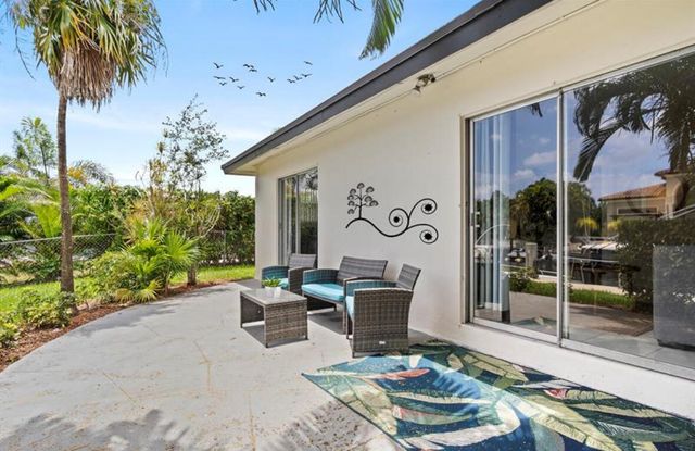 3860 NE 23rd Avenue, Lighthouse Point, FL 33064