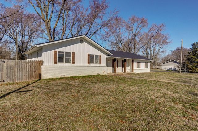 1025 North Market Avenue, Bolivar, MO 65613