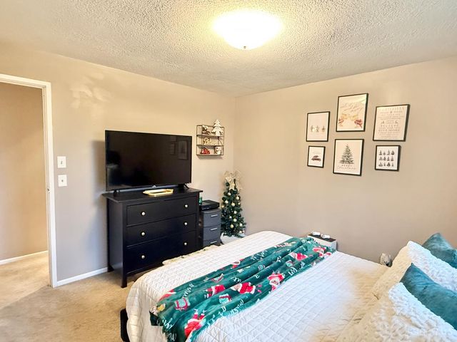 5442 Bluesky Drive, Green Twp, OH 45247