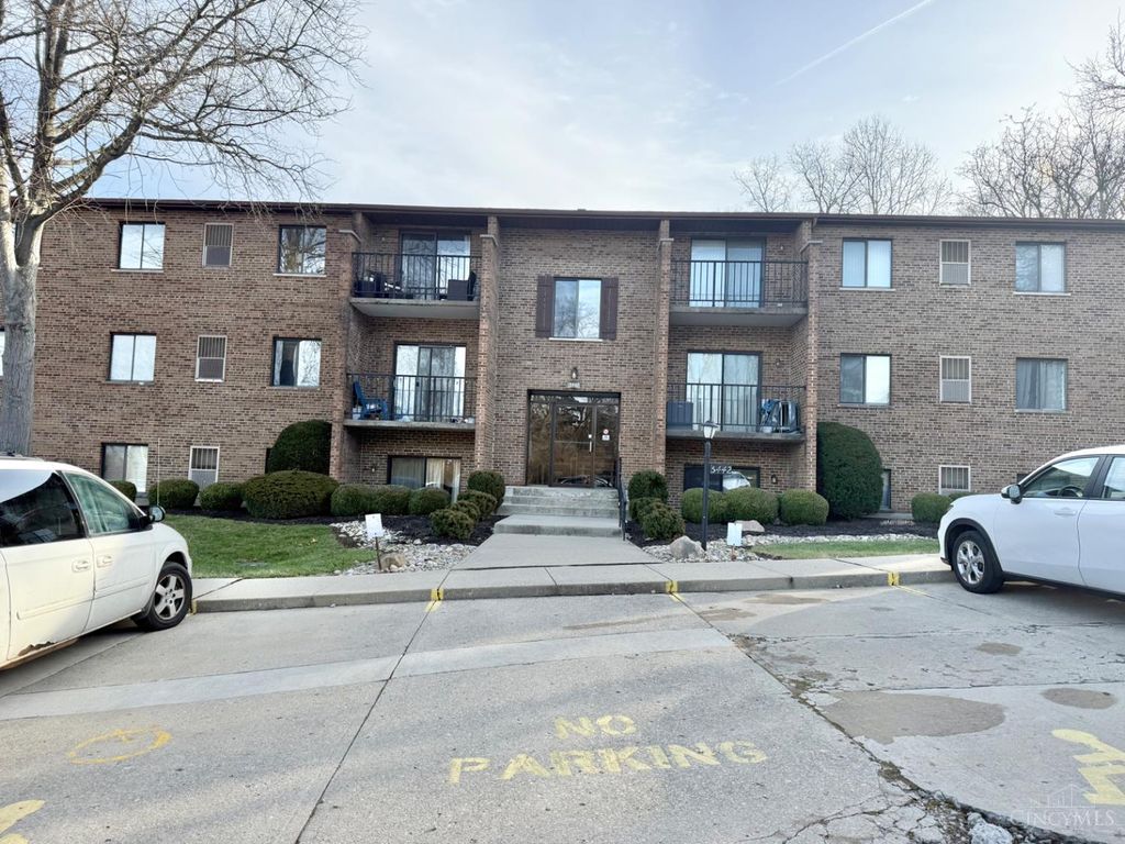 5442 Bluesky Drive, Green Twp, OH 45247