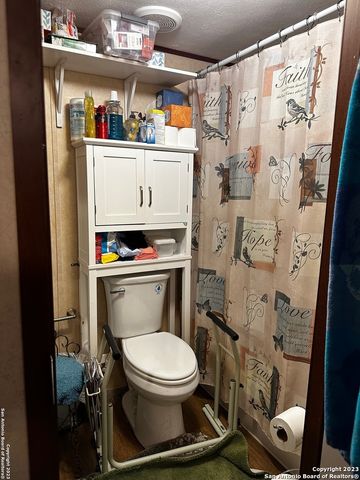 3911 ANAQUA DR, Elmendorf, TX 78112