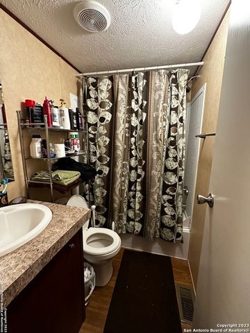 3911 ANAQUA DR, Elmendorf, TX 78112