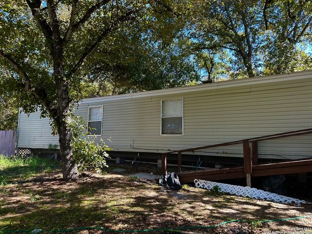3911 ANAQUA DR, Elmendorf, TX 78112