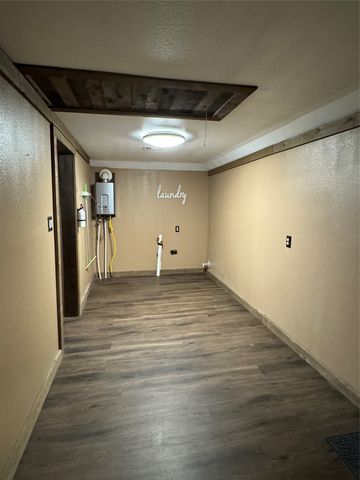 510 Cain St, Quanah, TX 79252