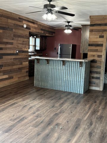 510 Cain St, Quanah, TX 79252