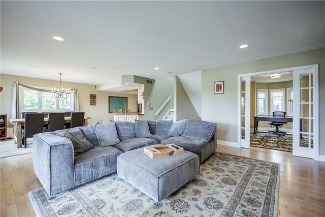 10 Mountain Ash Trail, Webster, NY 14580
