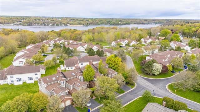 10 Mountain Ash Trail, Webster, NY 14580