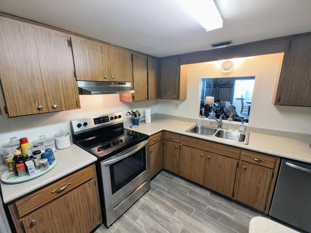 2302 Sunrise Boulevard 104, Fort Pierce, FL 34982