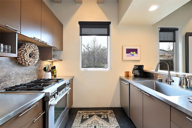 211 Callecita Place A, Santa Fe, NM 87501