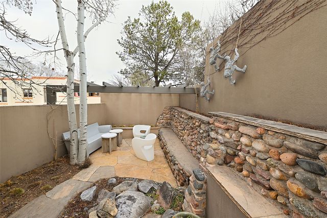 211 Callecita Place A, Santa Fe, NM 87501