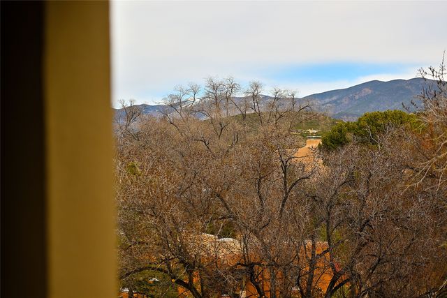 211 Callecita Place A, Santa Fe, NM 87501