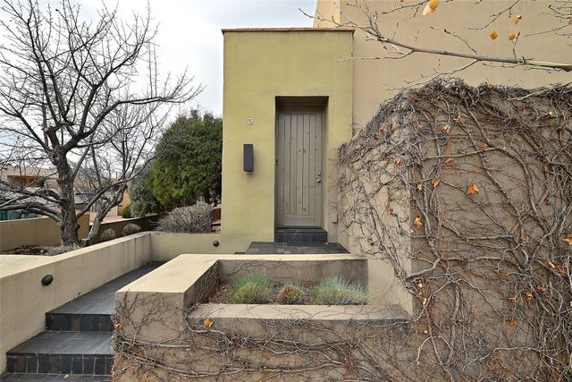 211 Callecita Place A, Santa Fe, NM 87501