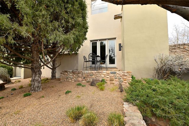 211 Callecita Place A, Santa Fe, NM 87501