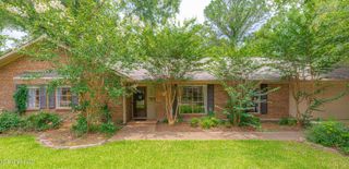 5496 River Thames Road, Jackson, MS 39211