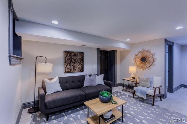 2348 Hickory Street, St Louis, MO 63104