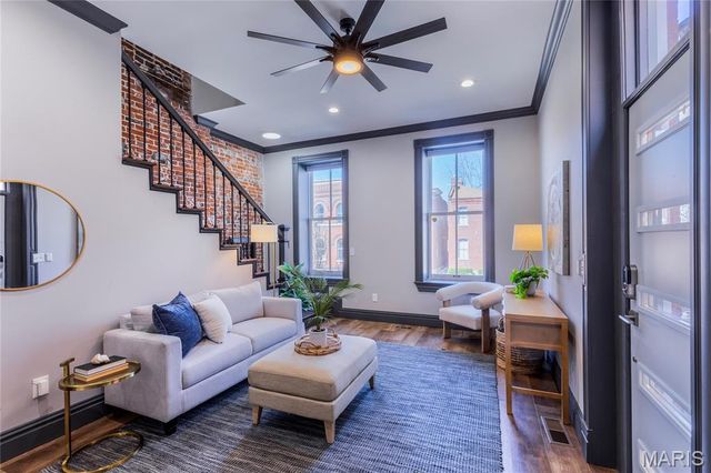 2348 Hickory Street, St Louis, MO 63104