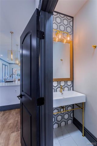 2348 Hickory Street, St Louis, MO 63104