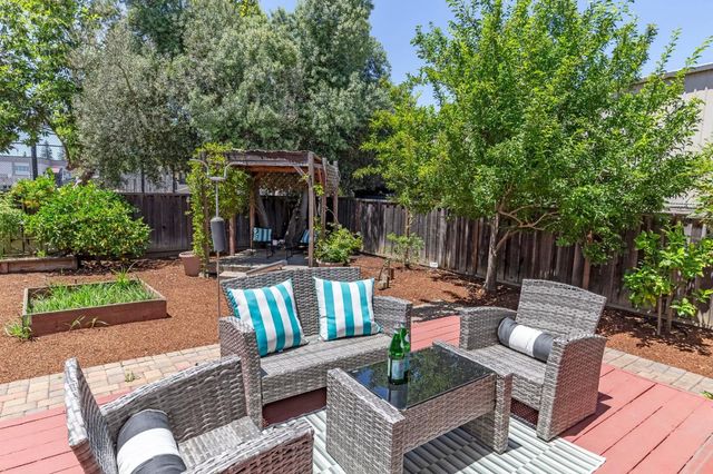 1078 Boranda Avenue, Mountain View, CA 94040
