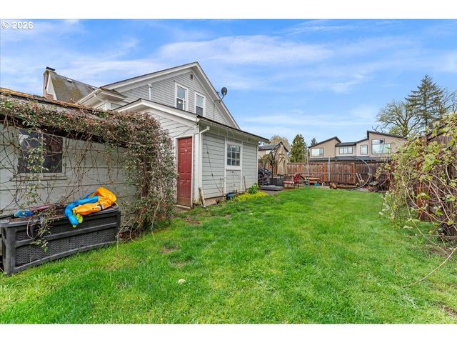 2321 26TH Ave, Forest Grove, OR 97116
