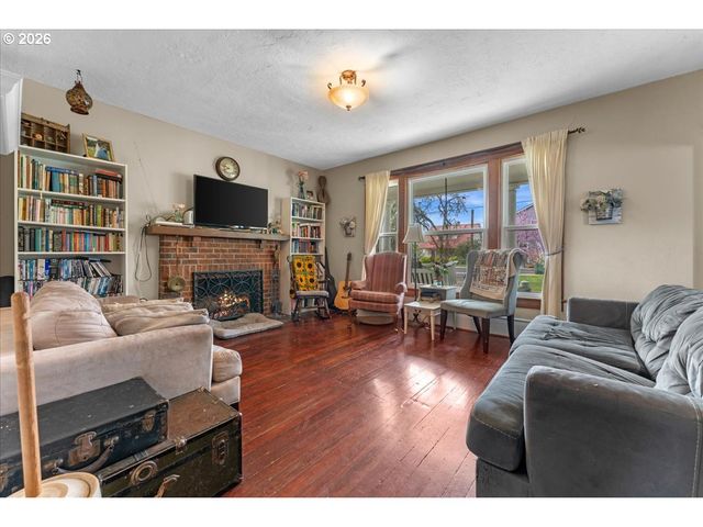 2321 26TH Ave, Forest Grove, OR 97116