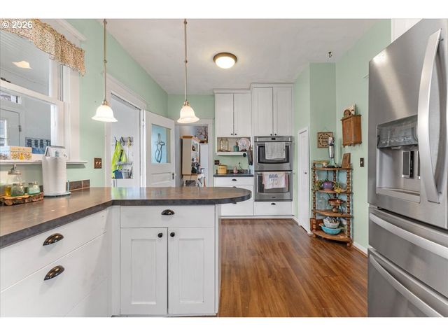 2321 26TH Ave, Forest Grove, OR 97116