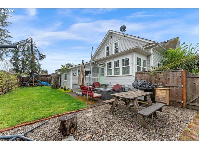 2321 26TH Ave, Forest Grove, OR 97116