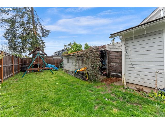2321 26TH Ave, Forest Grove, OR 97116