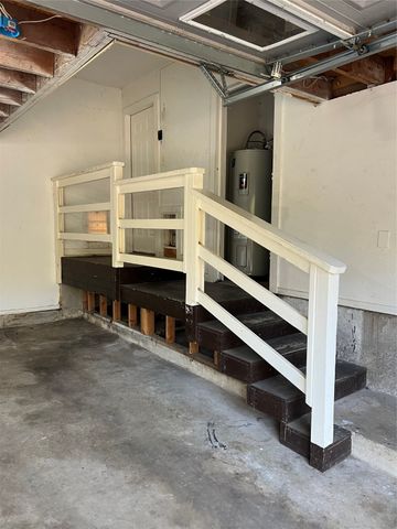 2944 King Cole Drive, Dallas, TX 75216