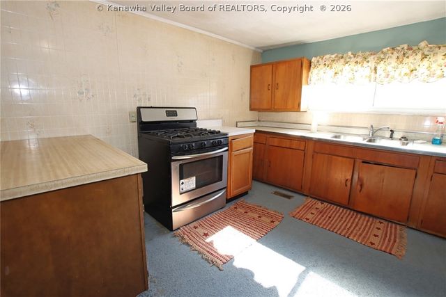 5231 Greywood Drive, Charleston, WV 25313