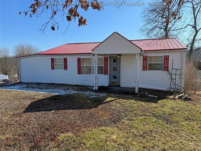 5231 Greywood Drive, Charleston, WV 25313