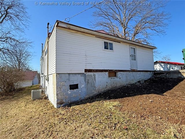 5231 Greywood Drive, Charleston, WV 25313