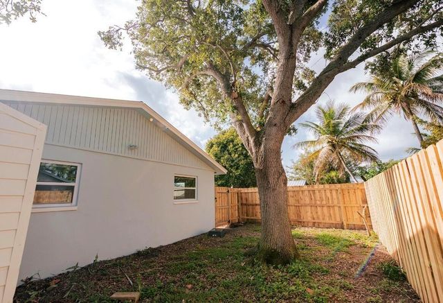 1867 Windsor Drive, North Palm Beach, FL 33408