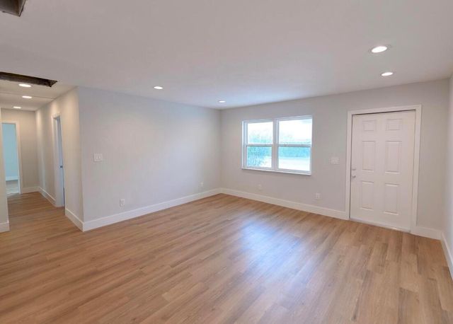 1867 Windsor Drive, North Palm Beach, FL 33408