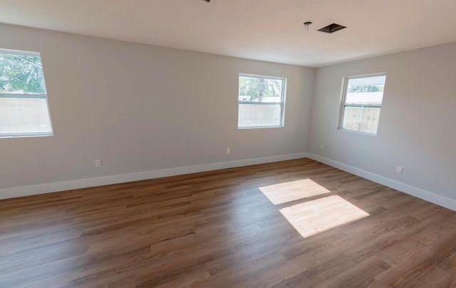 1867 Windsor Drive, North Palm Beach, FL 33408