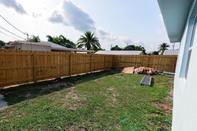 1867 Windsor Drive, North Palm Beach, FL 33408