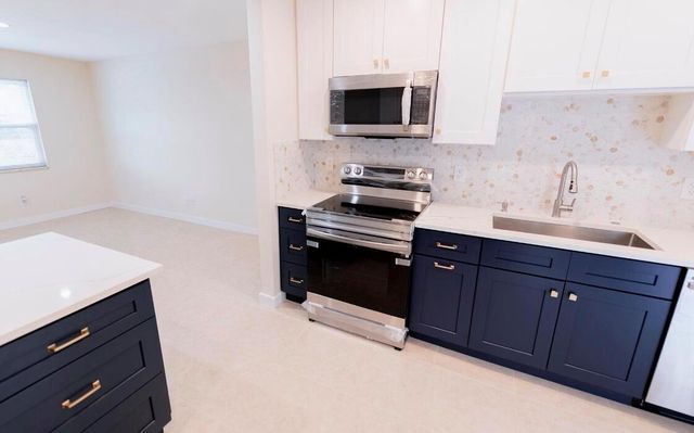 1867 Windsor Drive, North Palm Beach, FL 33408