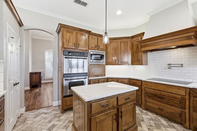 1548 Western Willow Drive, Fort Worth, TX 76052