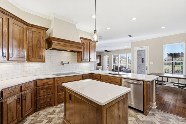 1548 Western Willow Drive, Fort Worth, TX 76052