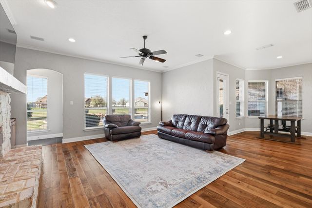 1548 Western Willow Drive, Fort Worth, TX 76052