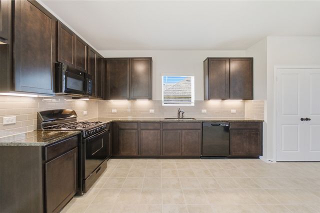 394 Bronco Drive, Waxahachie, TX 75165