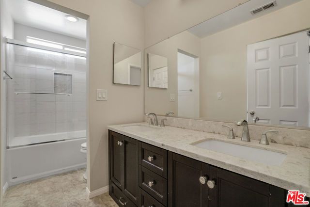 2041 Saint Andrews Way, Hawthorne, CA 90250