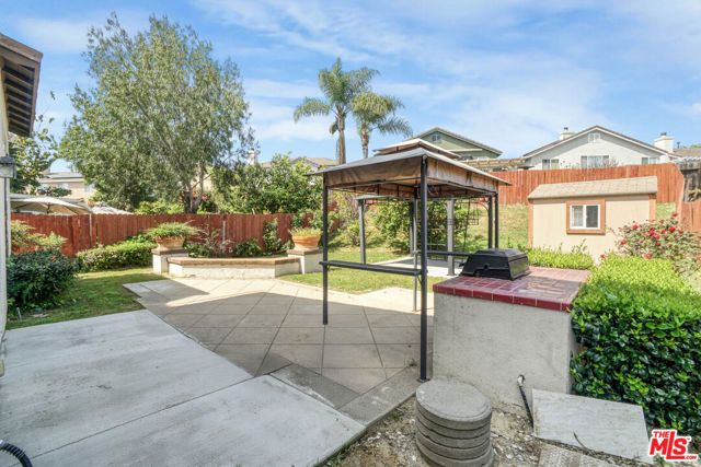 2041 Saint Andrews Way, Hawthorne, CA 90250