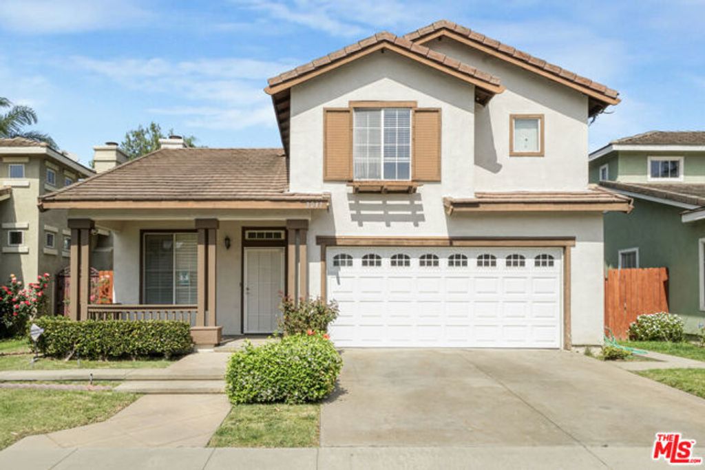 2041 Saint Andrews Way, Hawthorne, CA 90250